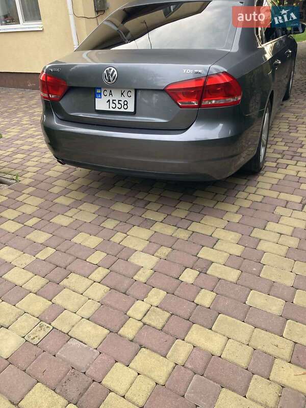 Седан Volkswagen Passat 2012 в Черкасах