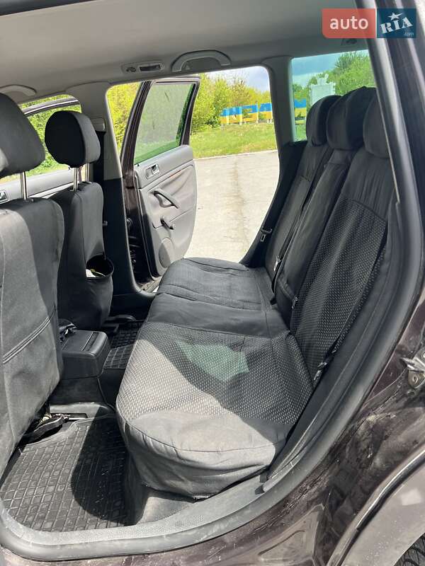 Універсал Volkswagen Passat 2005 в Кореці