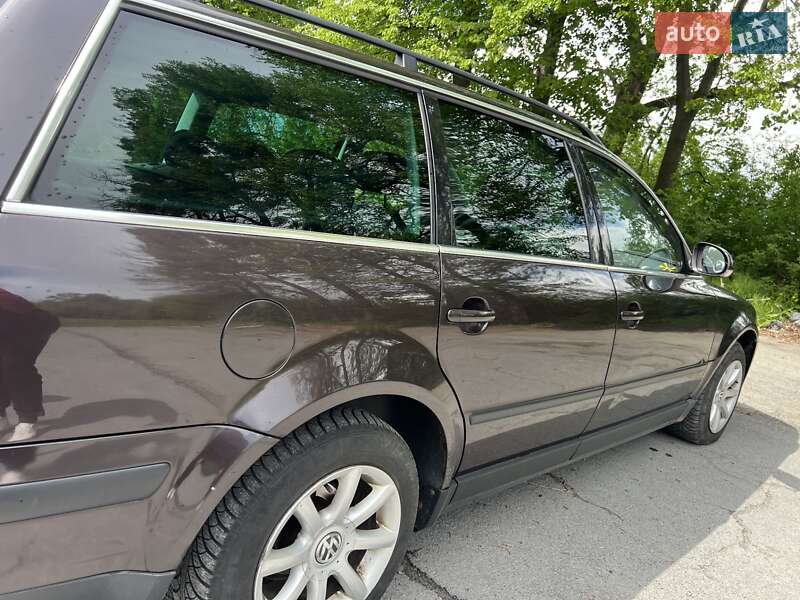 Універсал Volkswagen Passat 2005 в Кореці