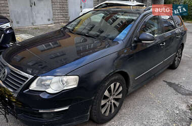 Універсал Volkswagen Passat 2010 в Львові