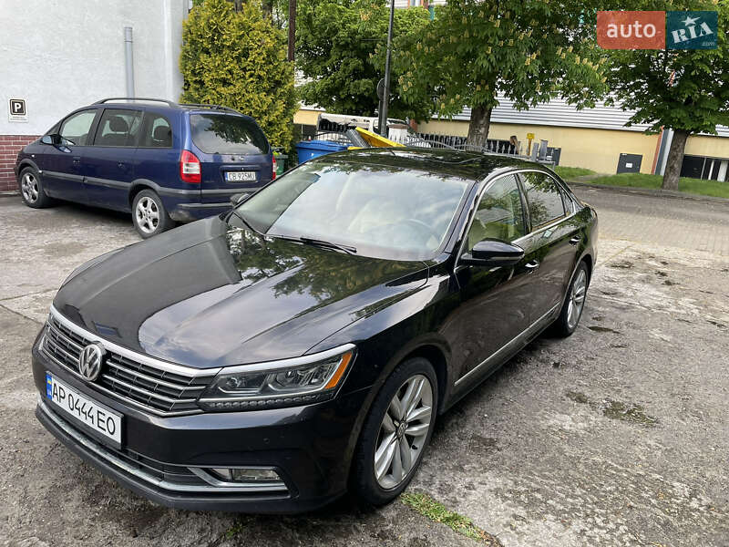Седан Volkswagen Passat 2017 в Хмельницькому