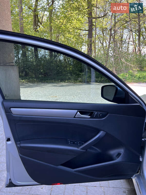 Седан Volkswagen Passat 2015 в Ходореві фото 29 Седан Volkswagen Passat 2015 в Ходореві