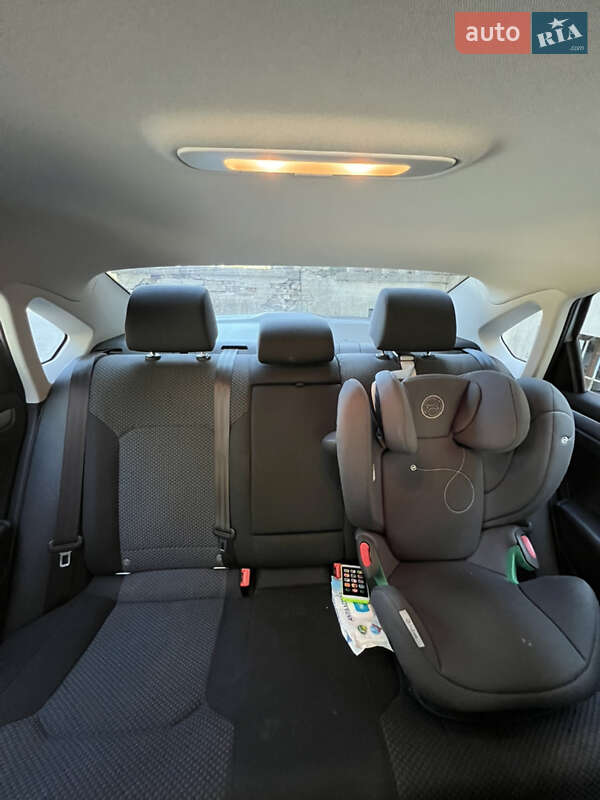 Седан Volkswagen Passat 2015 в Ходореві фото 41 Седан Volkswagen Passat 2015 в Ходореві