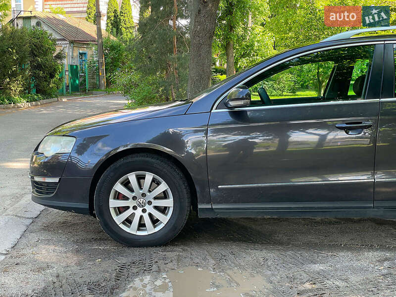 Универсал Volkswagen Passat 2007 в Киеве
