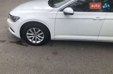 Седан Volkswagen Passat 2015 в 