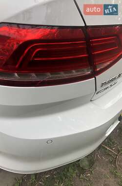Седан Volkswagen Passat 2015 в 