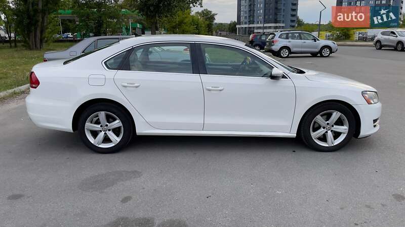 Седан Volkswagen Passat 2011 в Киеве