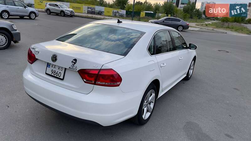 Седан Volkswagen Passat 2011 в Киеве