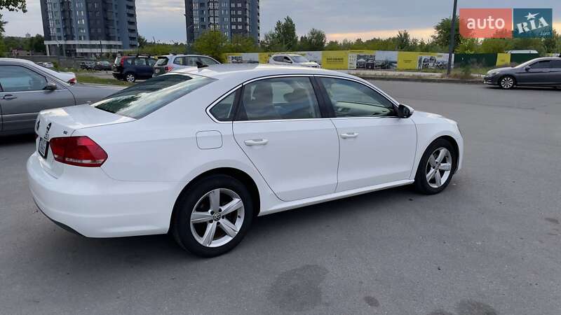 Седан Volkswagen Passat 2011 в Киеве