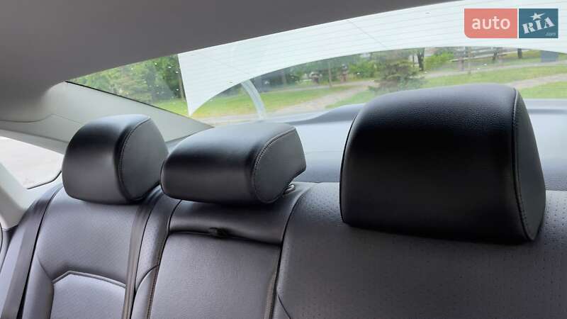 Седан Volkswagen Passat 2011 в Киеве