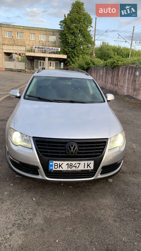 Універсал Volkswagen Passat 2005 в Рівному