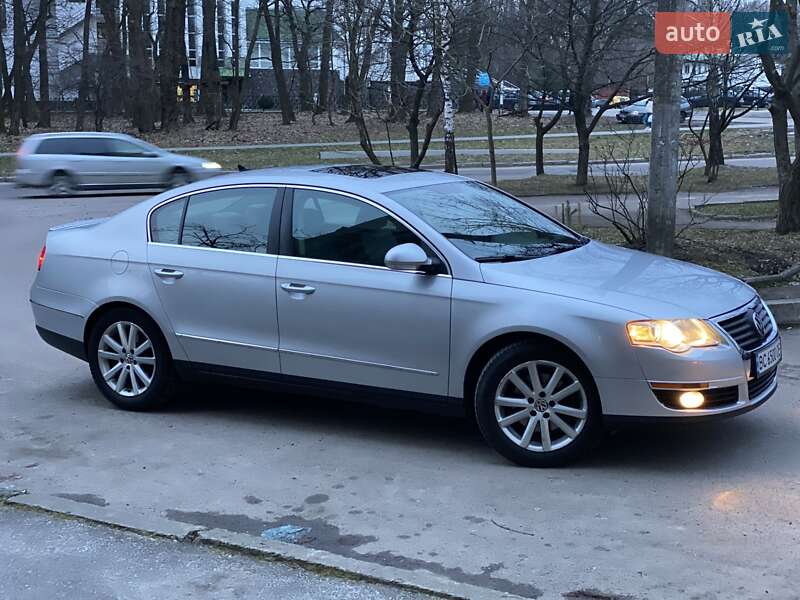 Седан Volkswagen Passat 2010 в Львове
