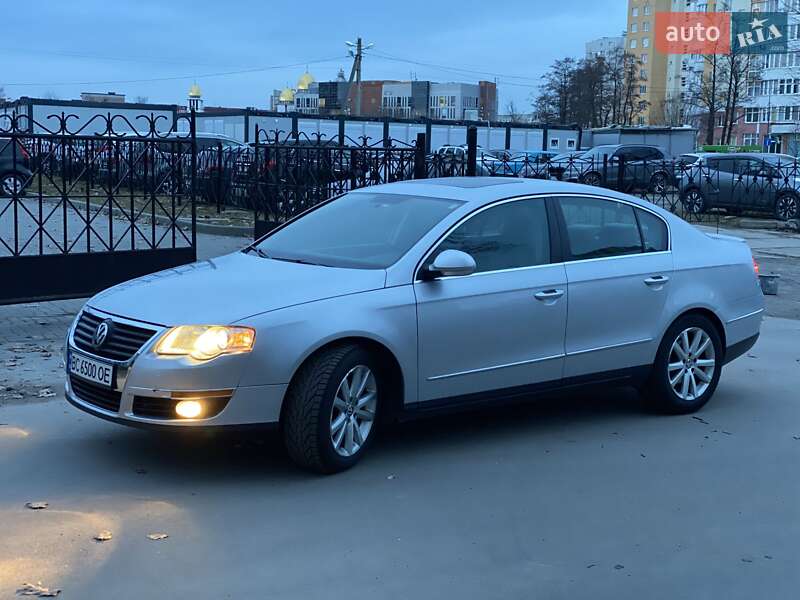 Седан Volkswagen Passat 2010 в Львове