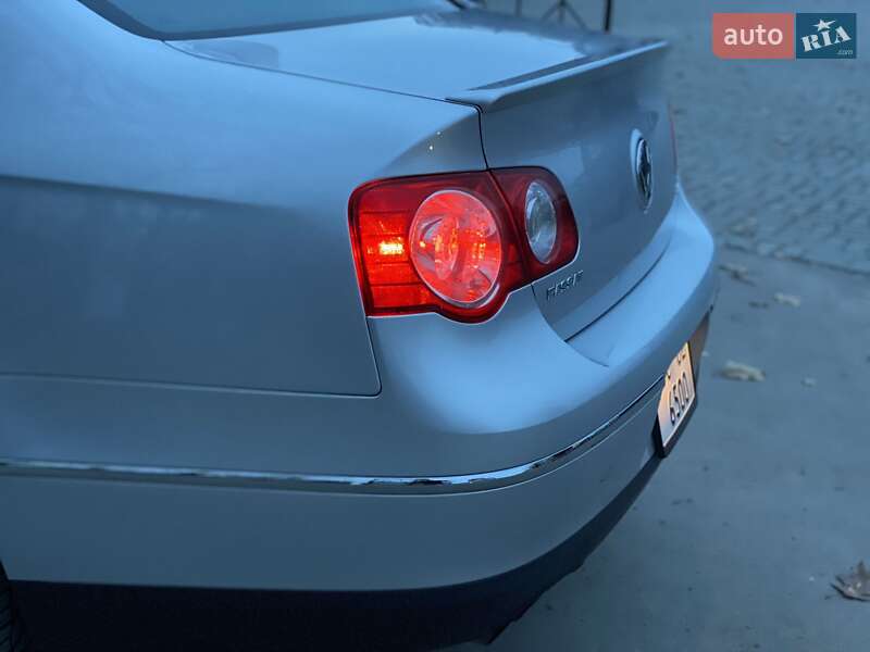 Седан Volkswagen Passat 2010 в Львове