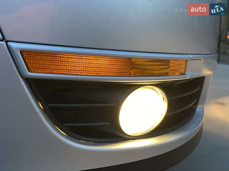Седан Volkswagen Passat 2010 в Львове