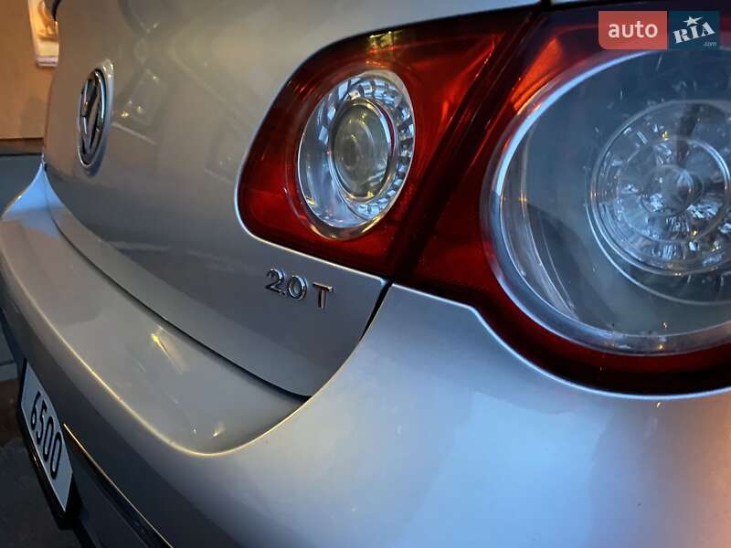 Седан Volkswagen Passat 2010 в Львове