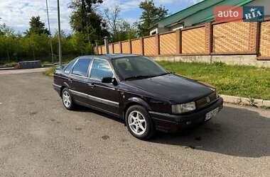 Седан Volkswagen Passat 1992 в Черновцах
