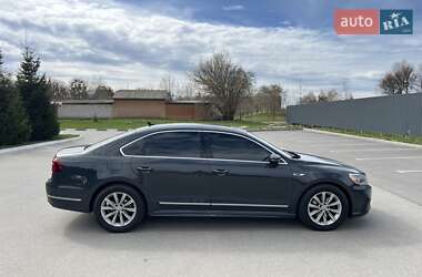 Седан Volkswagen Passat 2017 в 