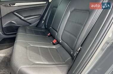 Седан Volkswagen Passat 2017 в 