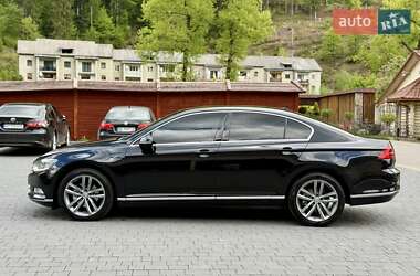 Седан Volkswagen Passat 2015 в 
