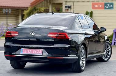 Седан Volkswagen Passat 2015 в 
