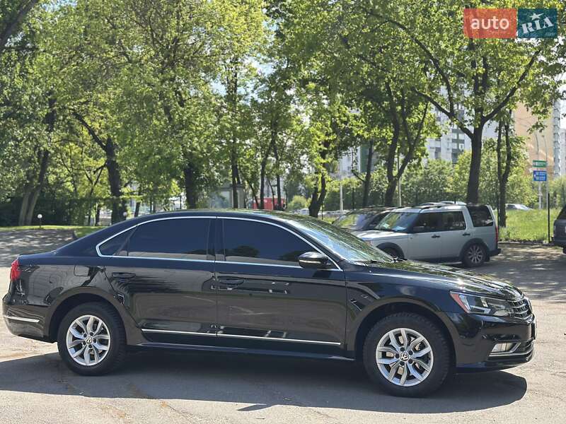Седан Volkswagen Passat 2016 в Києві