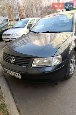Седан Volkswagen Passat 2000 в Одессе