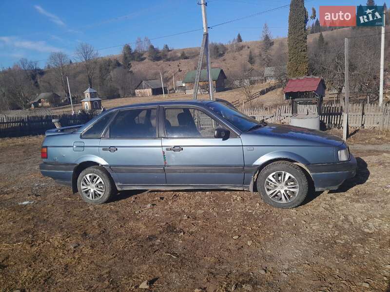 Седан Volkswagen Passat 1988 в 