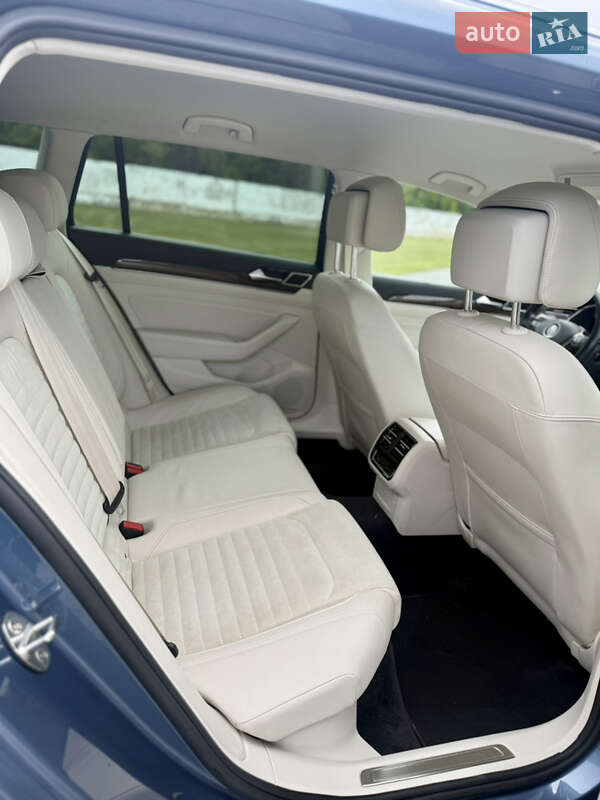 Універсал Volkswagen Passat 2015 в Луцьку