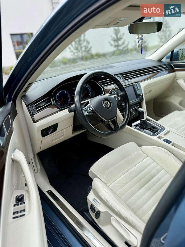 Універсал Volkswagen Passat 2015 в Луцьку