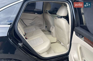 Седан Volkswagen Passat 2012 в 