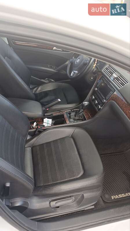 Седан Volkswagen Passat 2012 в Полтаві