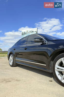 Седан Volkswagen Passat 2014 в 