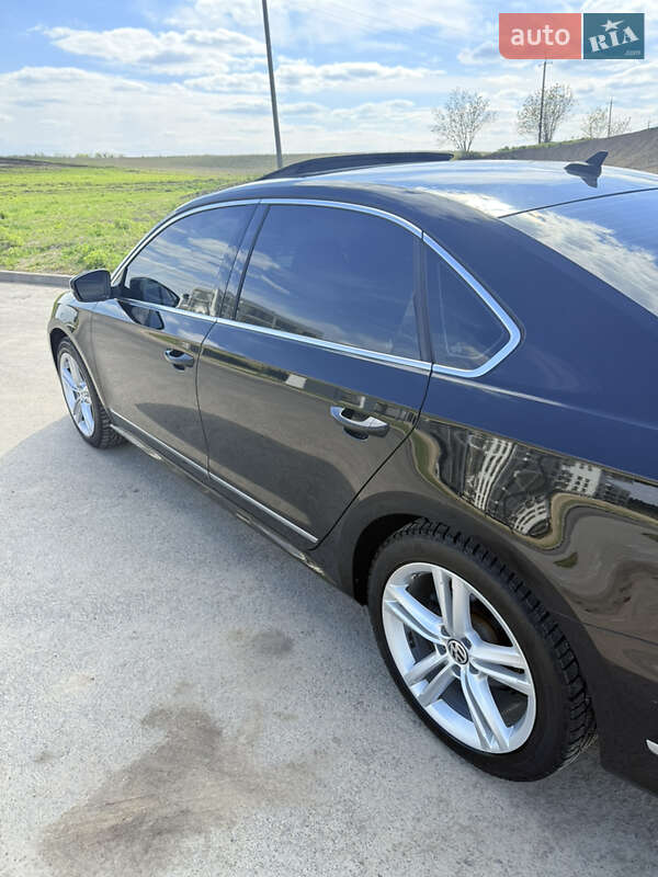 Седан Volkswagen Passat 2014 в Рівному