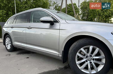 Універсал Volkswagen Passat 2015 в 