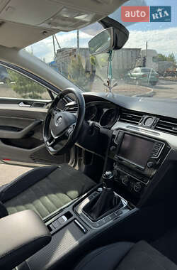 Універсал Volkswagen Passat 2015 в 