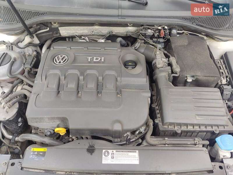 Универсал Volkswagen Passat 2015 в Киеве