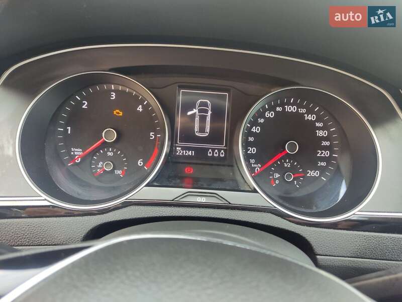 Универсал Volkswagen Passat 2015 в Киеве