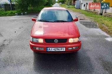 Седан Volkswagen Passat 1994 в 