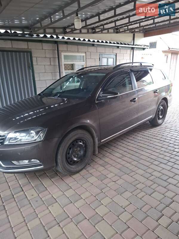 Універсал Volkswagen Passat 2012 в Кропивницькому