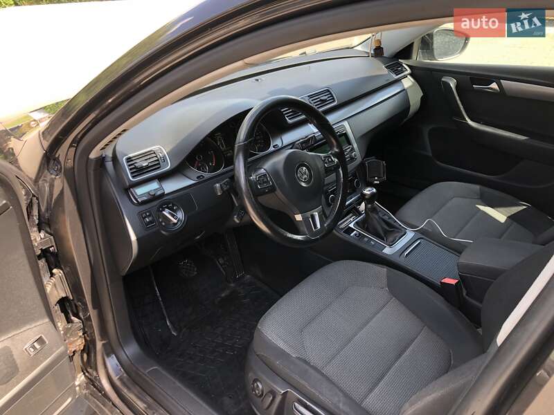 Универсал Volkswagen Passat 2011 в Подволочиске