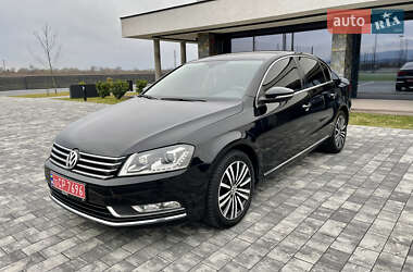 Седан Volkswagen Passat 2012 в Ужгороде
