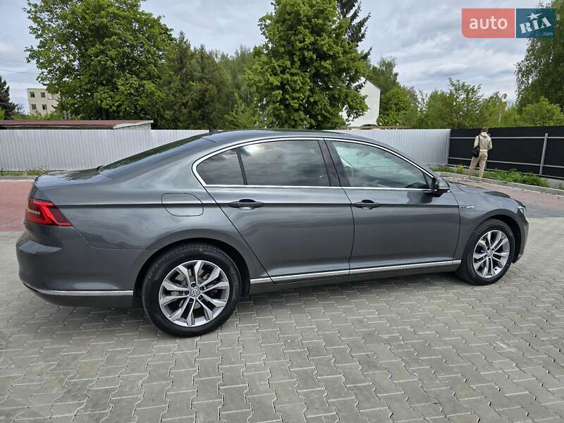 Седан Volkswagen Passat 2016 в Ковелі