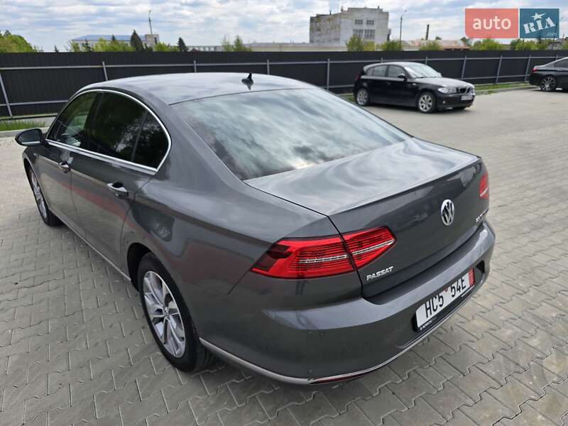 Седан Volkswagen Passat 2016 в Ковелі