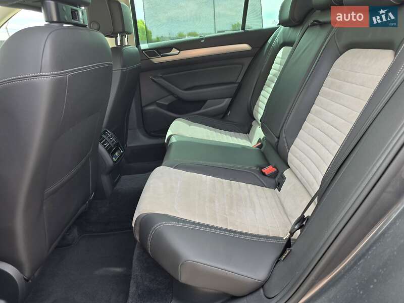 Седан Volkswagen Passat 2016 в Ковелі