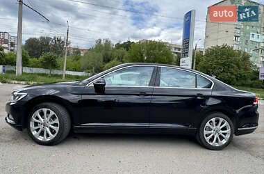 Седан Volkswagen Passat 2018 в Чернівцях