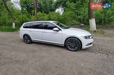Універсал Volkswagen Passat 2015 в Ужгороді