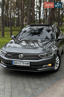 Універсал Volkswagen Passat 2017 в Житомирі