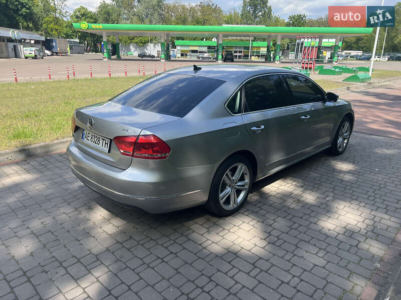 Седан Volkswagen Passat 2013 в Києві