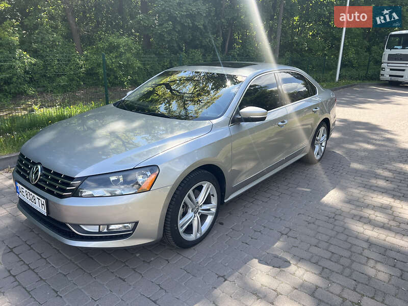 Седан Volkswagen Passat 2013 в Києві